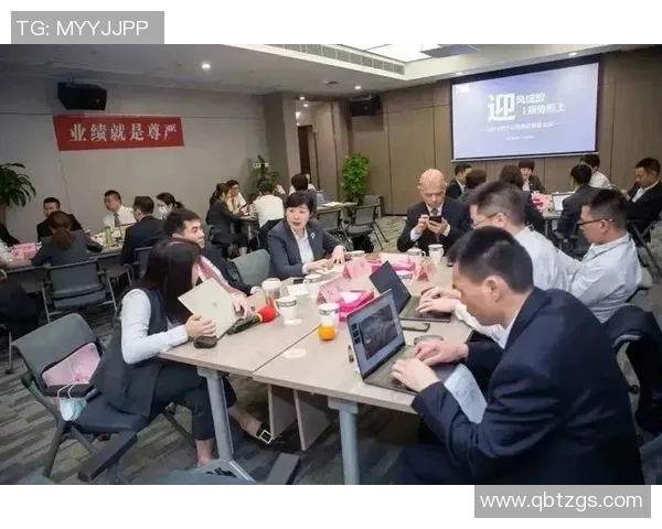 重庆排球队与西安排球队的赛后复盘分析团队协作表现与战术执行