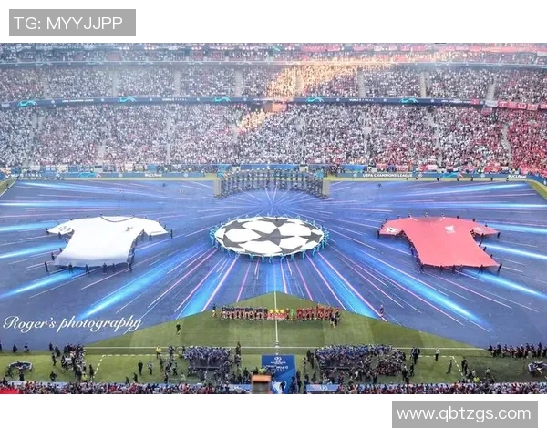 足球明星拼接壁纸图展现球场魅力与激情的完美结合