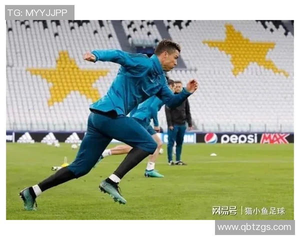 足球明星独特跑步姿势解析视频展现运动魅力与技巧的完美结合 足球明星独特跑步姿势解析视频展现运动魅力与技巧的完美结合
